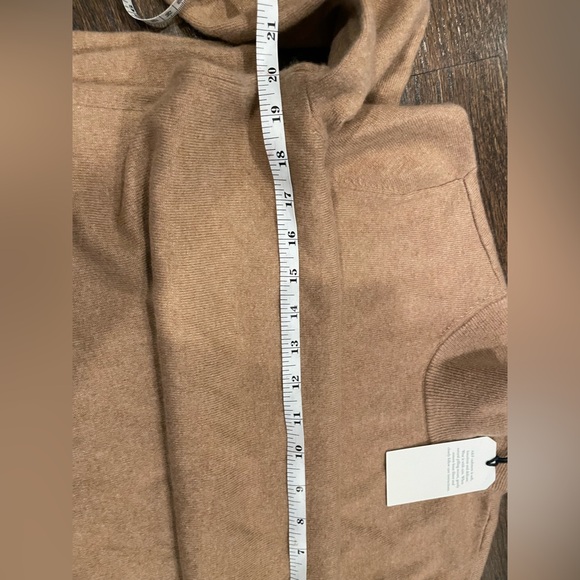 Cashmere dress - Picture 4 of 4